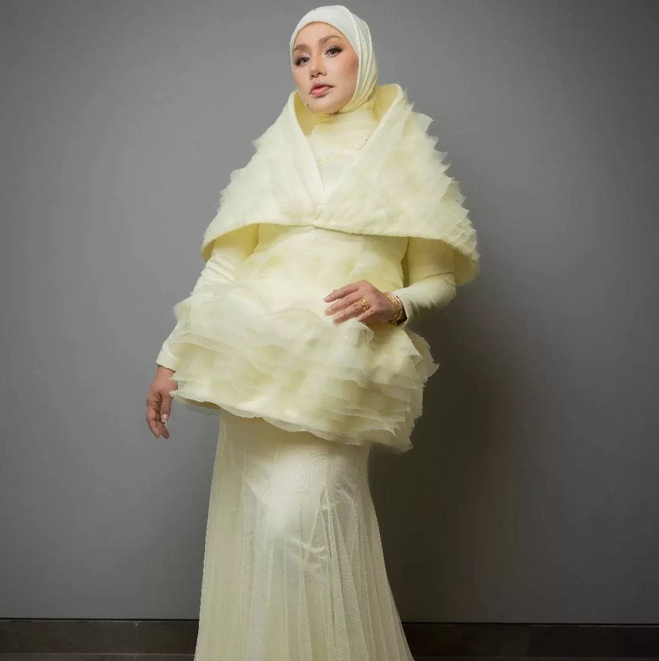 “Kita Kena Raikan Tanpa Ada Perasaan Iri Hati,” - Elly Mazlein Terbuka Bergandingan Dengan Hos Muda, Perjelas Kenyataan ‘Gantung Mikrofon’ 7 “Kita Kena Raikan Tanpa Ada Perasaan Iri Hati,” – Elly Mazlein Terbuka Bergandingan Dengan Hos Muda, Perjelas Kenyataan ‘Gantung Mikrofon’