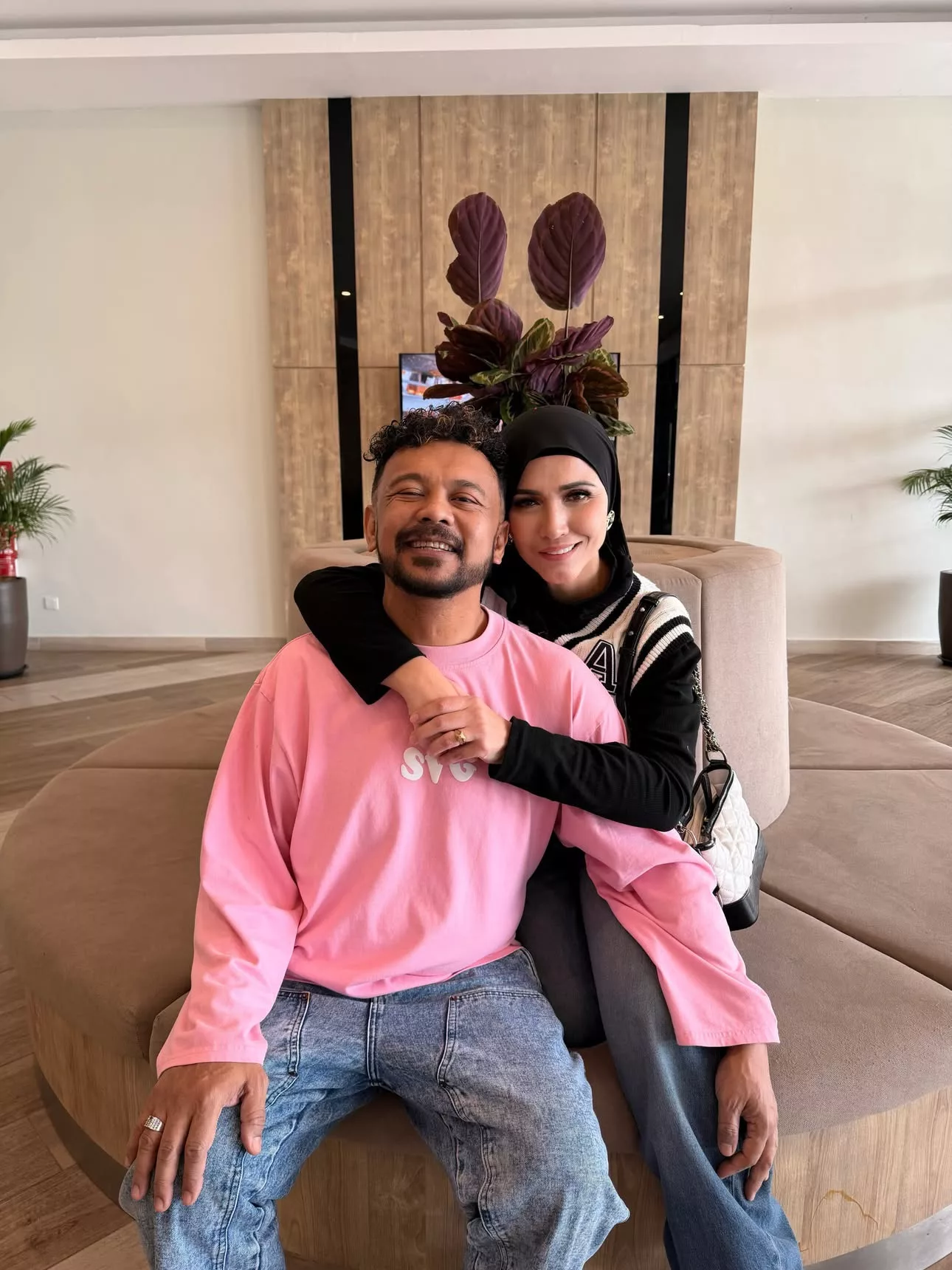 Hadiah Buat Cat Farish, Shikin Maembong Dedah Detik Hati Terdetik Pakai Hijab - “Aku Sudah Minta Macam-Macam Dan Dimakbulkan, Allah Cuma Minta Aku Jaga Aurat…” 7 Hadiah Buat Cat Farish, Shikin Maembong Dedah Detik Hati Terdetik Pakai Hijab – “Aku Sudah Minta Macam-Macam Dan Dimakbulkan, Allah Cuma Minta Aku Jaga Aurat…”