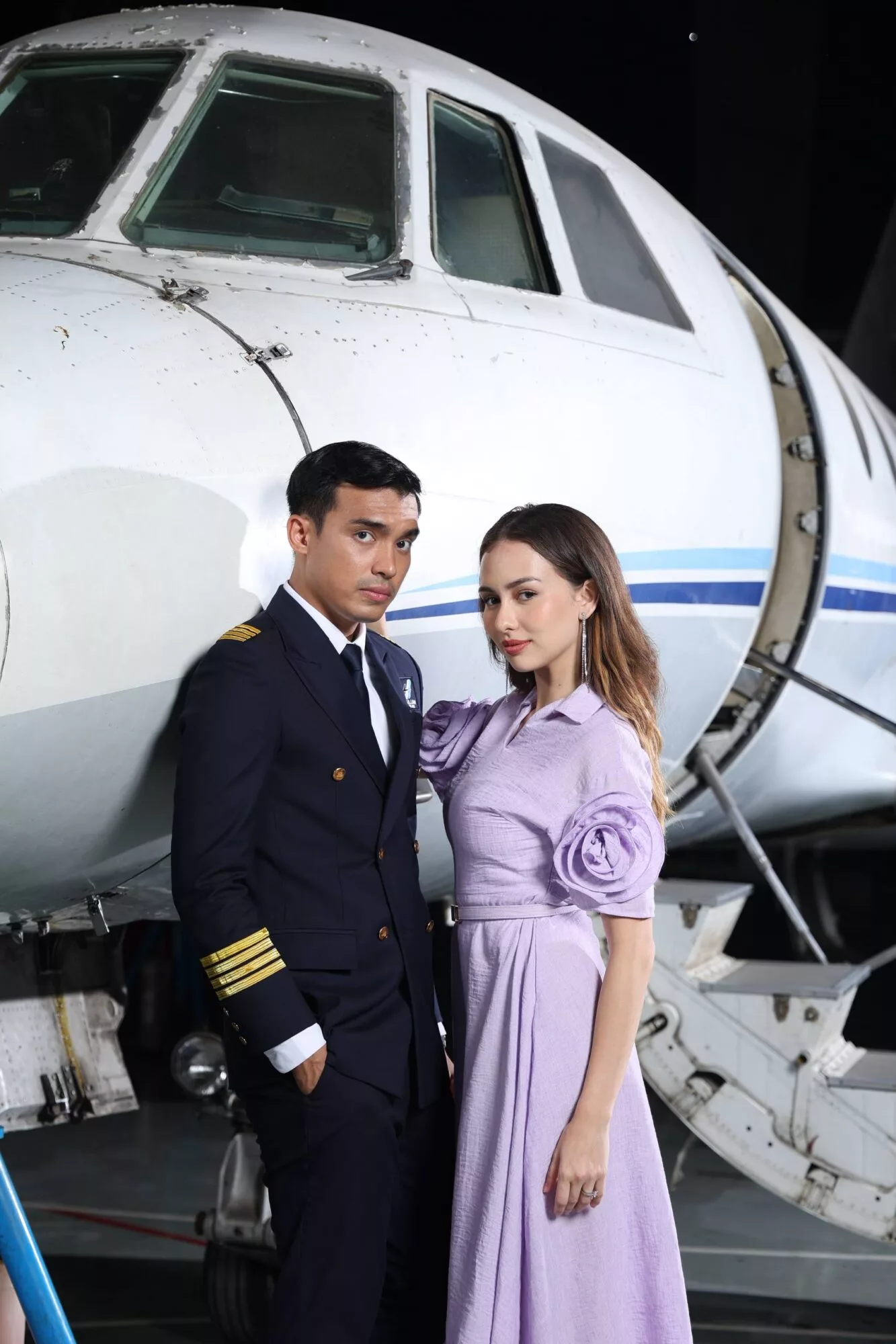 “Takkan Saya Nak Tunjuk Dekat Anak Muda Yang…,” - Jazmy Juma Tetap Beri Had Dalam Babak Romantis, Isteri Faham Tuntutan Kerjaya 9 “Takkan Saya Nak Tunjuk Dekat Anak Muda Yang…,” – Jazmy Juma Tetap Beri Had Dalam Babak Romantis, Isteri Faham Tuntutan Kerjaya
