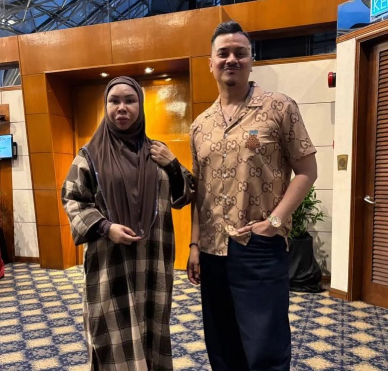 “Sebagai Orang Luar, Saya Doakan Kebahagiaan Kalian,” - Cik B Rasa Sunyi Sebab Perlu Kongsi Kasih Sayang Ibu, Respon Fazley Yaakob Dipuji Ramai 9 “Sebagai Orang Luar, Saya Doakan Kebahagiaan Kalian,” – Cik B Rasa Sunyi Sebab Perlu Kongsi Kasih Sayang Ibu, Respon Fazley Yaakob Dipuji Ramai