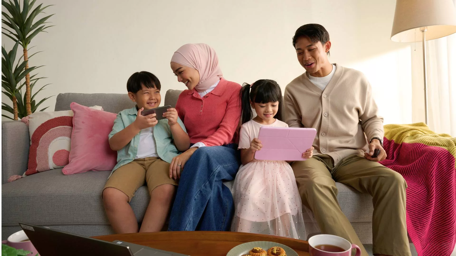 Astro Dah Berubah...Kini Boleh Strim Serta-Merta? 5 Keistimewaan Astro X3 Yang Menawan Hati Seisi Keluarga 9 Astro Dah Berubah…Kini Boleh Strim Serta-Merta? 5 Keistimewaan Astro X3 Yang Menawan Hati Seisi Keluarga