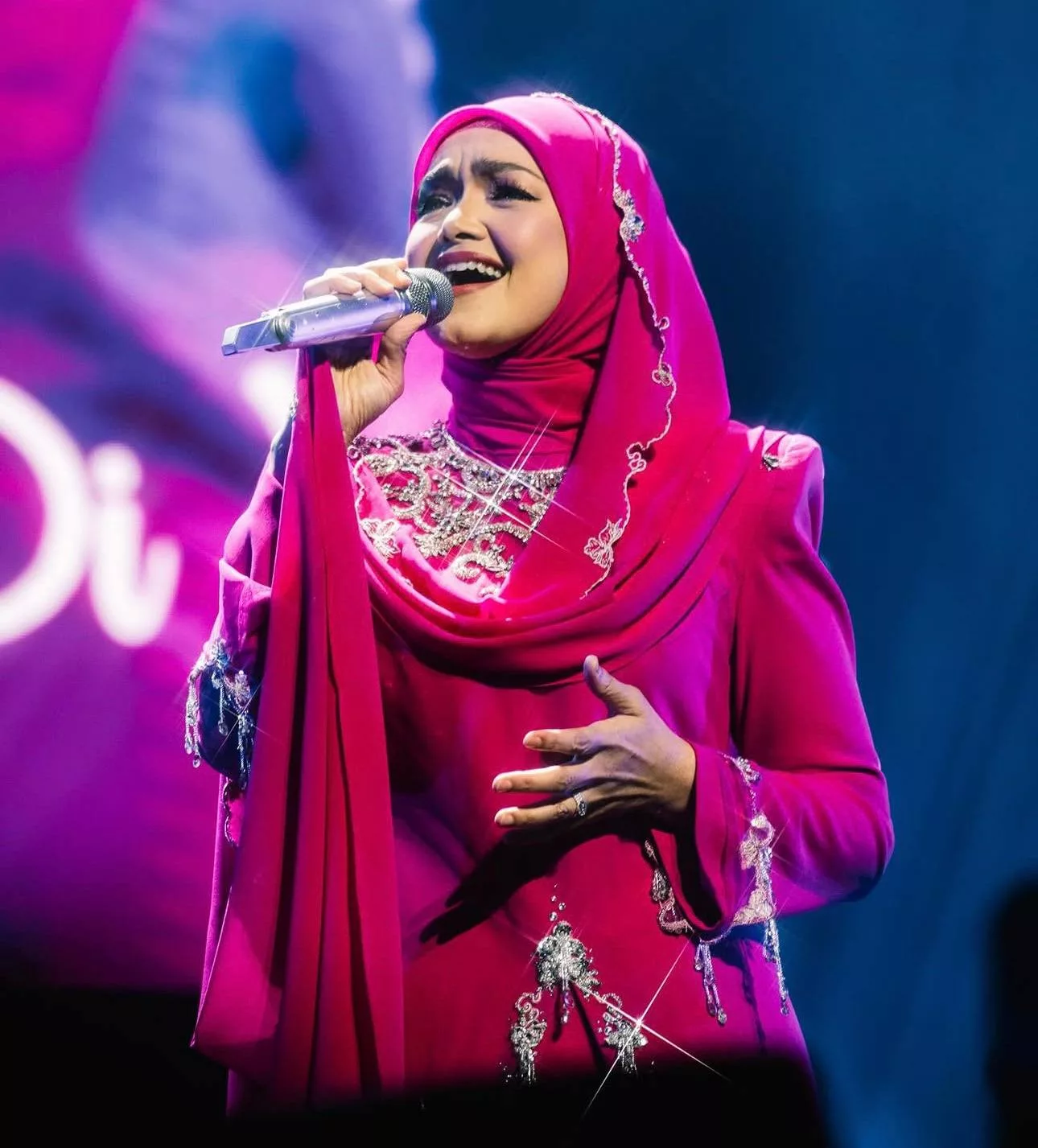 “Kita Kena Raikan Perkembangan Teknologi, Namun…,” - Pengunaan AI Dalam Karya Muzik, Ini Pendapat Siti Nurhaliza 6 “Kita Kena Raikan Perkembangan Teknologi, Namun…,” – Pengunaan AI Dalam Karya Muzik, Ini Pendapat Siti Nurhaliza