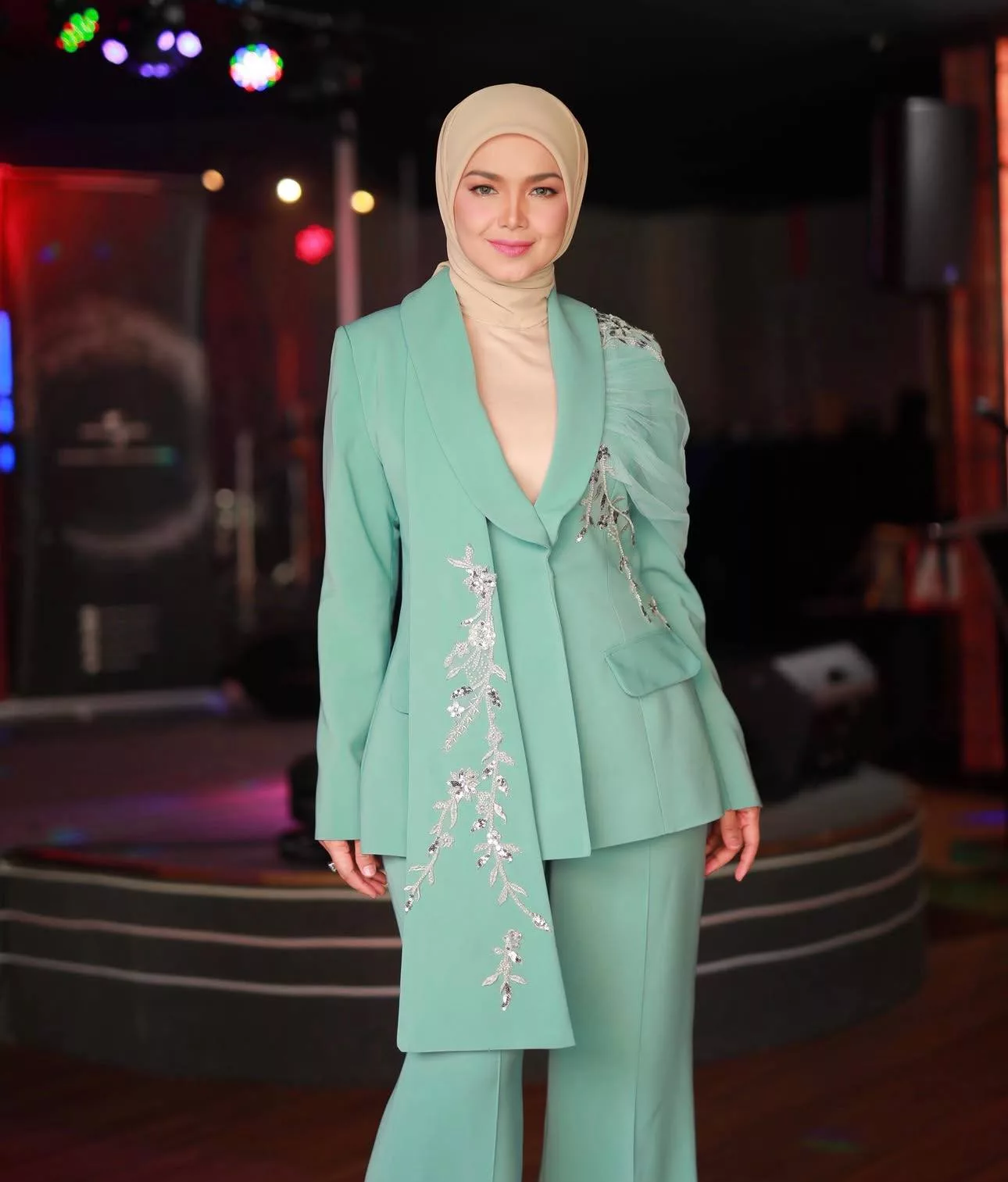 “Kita Kena Raikan Perkembangan Teknologi, Namun…,” - Pengunaan AI Dalam Karya Muzik, Ini Pendapat Siti Nurhaliza 5 “Kita Kena Raikan Perkembangan Teknologi, Namun…,” – Pengunaan AI Dalam Karya Muzik, Ini Pendapat Siti Nurhaliza