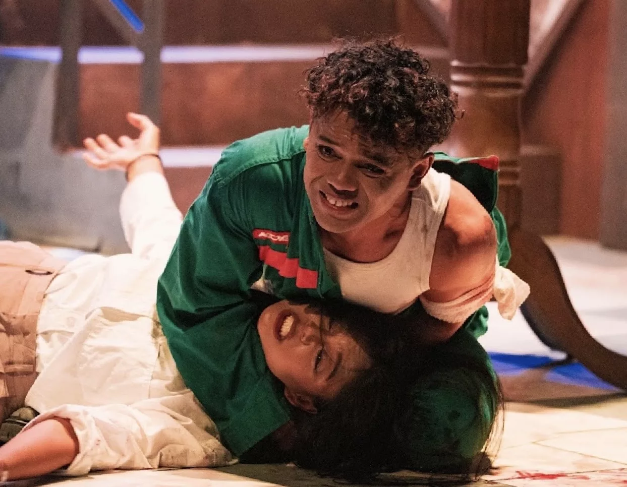 ‘Tarik Picu’ Bukan Sekadar Teater, Tinggalkan Kesan Mendalam Selepas Tirai Ditutup… Jay Iswazir Curi Tumpuan 7 ‘Tarik Picu’ Bukan Sekadar Teater, Tinggalkan Kesan Mendalam Selepas Tirai Ditutup… Jay Iswazir Curi Tumpuan