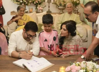 Cinta Bertaut Semula Selepas Dua Dekad, Aamir Khan Kahwin Kali Ketiga Pada Usia 61 Tahun & Turut Dihadiri Anak-Anak Aamir Khan