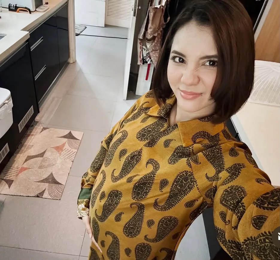 Sweet Qismina Turun 7KG Dalam Sebulan Demi Watak, Adam Lee Jadi ‘Personal Trainer’ - “Suami Latih Saya Untuk Berlari 3 Sejauh KM.” 10 Sweet Qismina Turun 7KG Dalam Sebulan Demi Watak, Adam Lee Jadi ‘Personal Trainer’ – “Suami Latih Saya Untuk Berlari 3 Sejauh KM.”