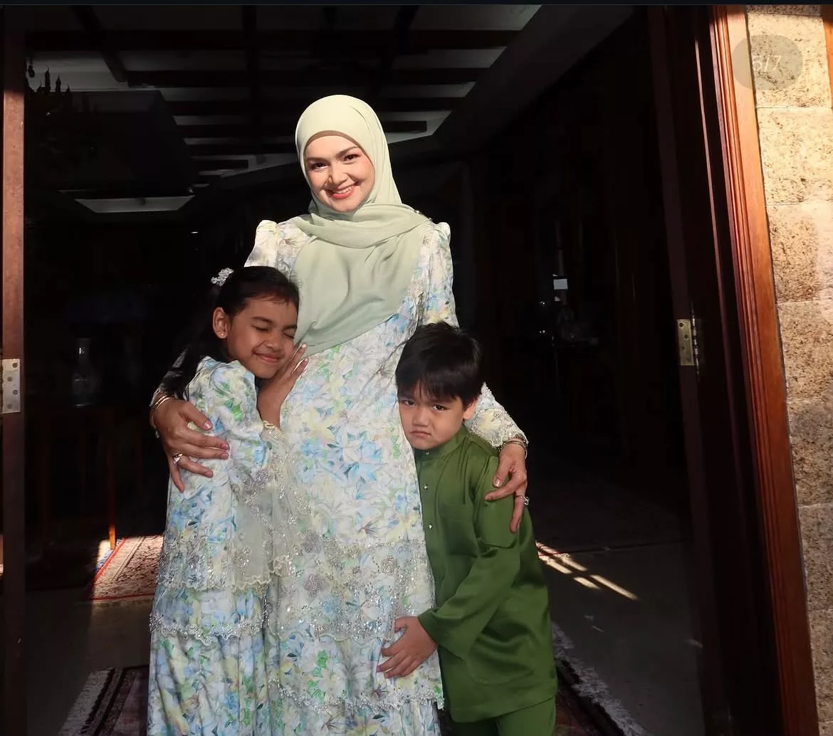 Siti Nurhaliza Dedah Pernah Berehat Setahun Demi IVF, Beri Kata Semangat Buat Wanita Pejuang Zuriat… Sanggup Berhenti Kerja Ikhtiar Miliki Cahaya Mata 9 Siti Nurhaliza Dedah Pernah Berehat Setahun Demi IVF, Beri Kata Semangat Buat Wanita Pejuang Zuriat… Sanggup Berhenti Kerja Ikhtiar Miliki Cahaya Mata