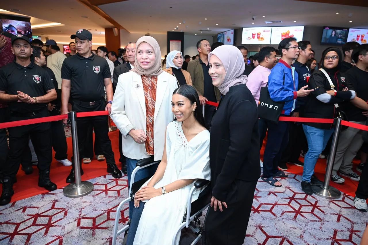 “Mungkin Sebelum Ini Saya Tak Bersyukur, Obses Dengan Dunia,” - Berkerusi Roda Sebab Terjatuh, Sharifah Sakinah Anggap Kemalangan Teguran Allah 11 “Mungkin Sebelum Ini Saya Tak Bersyukur, Obses Dengan Dunia,” - Berkerusi Roda Sebab Terjatuh, Sharifah Sakinah Anggap Kemalangan Teguran Allah