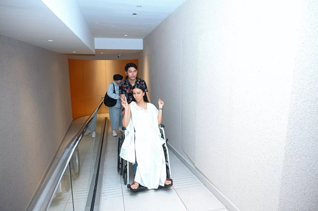 “Mungkin Sebelum Ini Saya Tak Bersyukur, Obses Dengan Dunia,” - Berkerusi Roda Sebab Terjatuh, Sharifah Sakinah Anggap Kemalangan Teguran Allah 9 “Mungkin Sebelum Ini Saya Tak Bersyukur, Obses Dengan Dunia,” - Berkerusi Roda Sebab Terjatuh, Sharifah Sakinah Anggap Kemalangan Teguran Allah