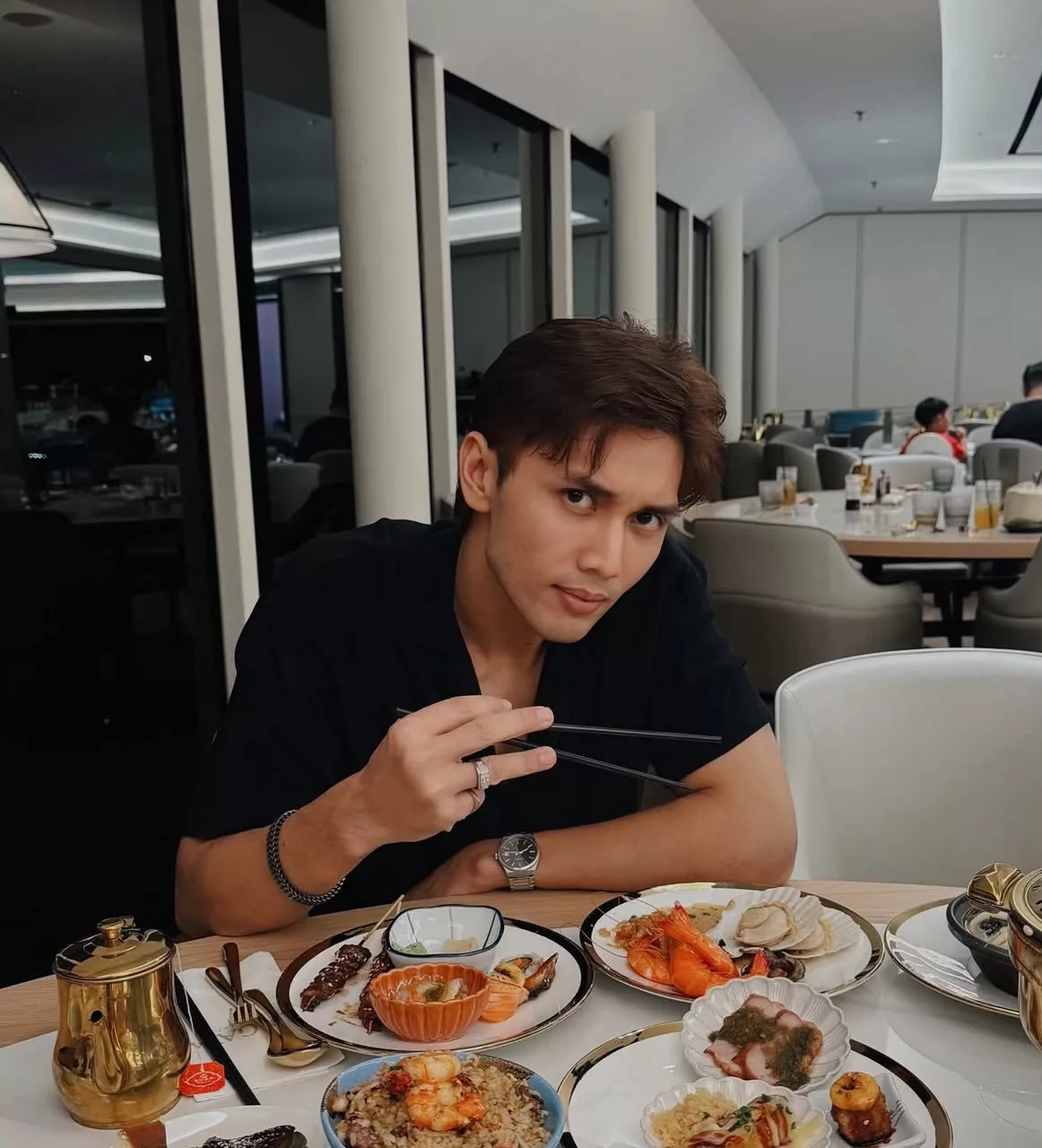 “Sweet Ada ‘Cheat Day’, Tapi Saya Kena Tegas,” - Adam Lee Cerita Cabaran Latih Isteri Turun Berat Badan 12 “Sweet Ada ‘Cheat Day’, Tapi Saya Kena Tegas,” - Adam Lee Cerita Cabaran Latih Isteri Turun Berat Badan