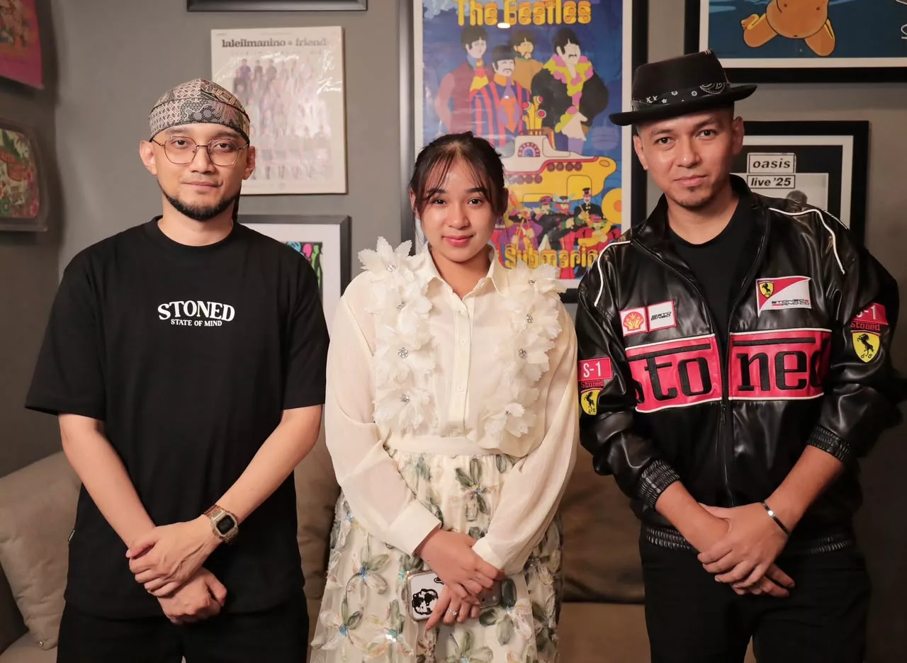 Kmy Kmo & Luca Sickta Angkat Warisan Nusantara Bersama Niken Salindry, ‘Tinggi’ Satukan Dua Negara 10 Kmy Kmo & Luca Sickta Angkat Warisan Nusantara Bersama Niken Salindry, ‘Tinggi’ Satukan Dua Negara