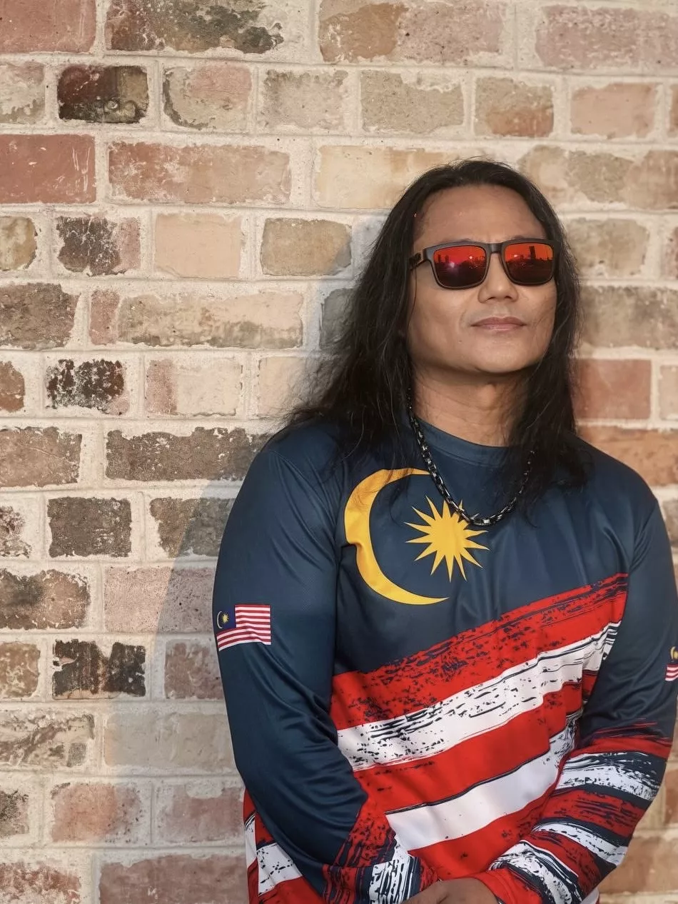 T-REX Kembali Dengan Kejutan ‘JIWA MERDEKA’, MV Tampilkan Pemuzik & 14 Penari, Suntik Semangat Patriotik - “Lagu Hari Kebangsaan Pertama Saya.” 6 T-REX Kembali Dengan Kejutan ‘JIWA MERDEKA’, MV Tampilkan Pemuzik & 14 Penari, Suntik Semangat Patriotik - “Lagu Hari Kebangsaan Pertama Saya.”