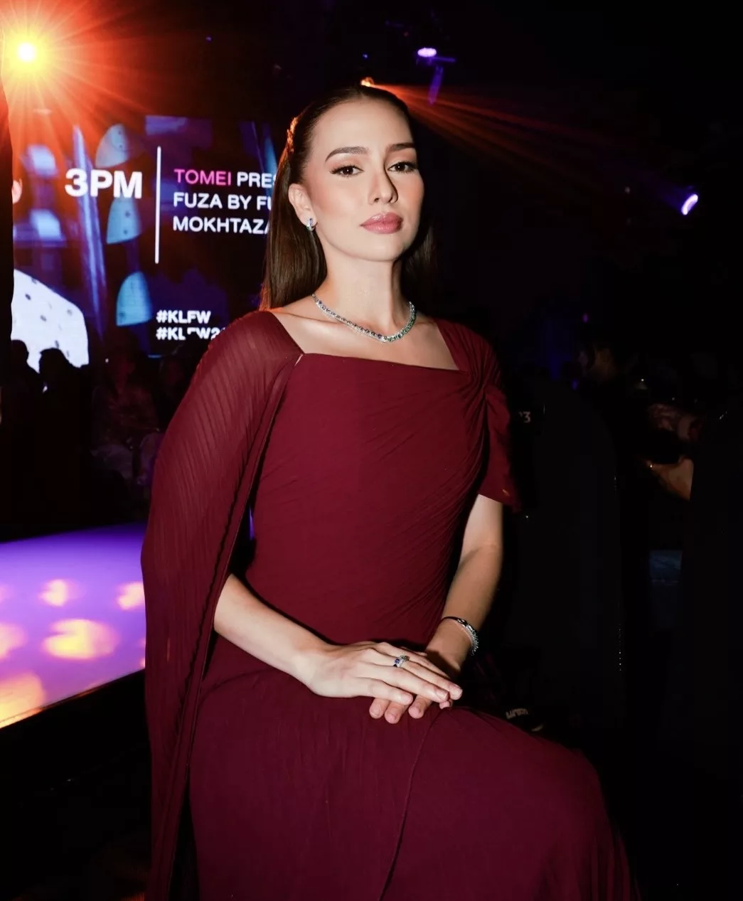 Anna Jobling Jadi Sorotan, Peraga Barang Kemas Bernilai Lebih RM225,000 di KLFW 2026, Terharu Bangga Terus Jadi Pilihan - “Sesuatu Yang Mengujakan.”