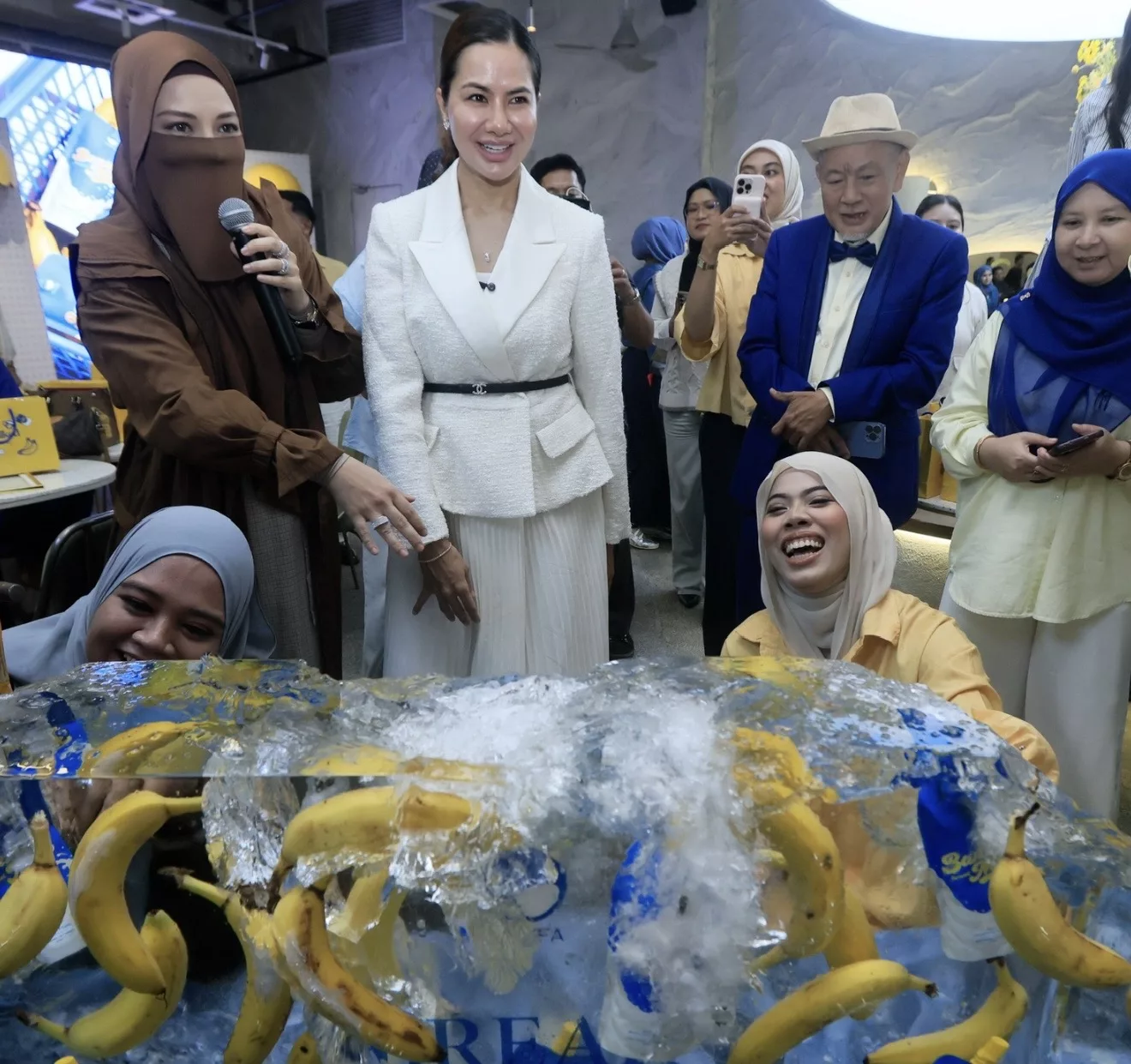 ‘Team’ Neelofa Sasar Jualan 4 Juta Unit Susu Pisang, Kembali Gegar Pasaran & Buka Peluang Buat Usahawan