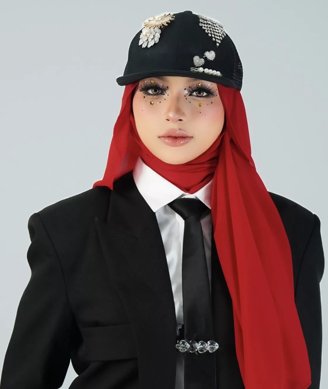 “Jangan Perkecilkan Perjalanan Orang Lain,”- Ramai Persoal Keputusan Berhijab Selepas Lancar Lagu Solo, Syasya Rizal Luah Rasa