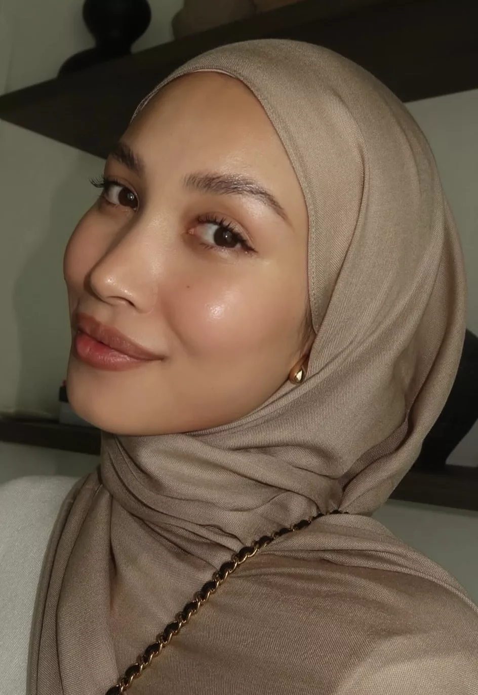 “Saya Mula Memakai Tudung Secara Konsisten Kira-Kira Dua Bulan Lalu. Pada Awalnya Pakai Kerana…,” - Zahirah Macwilson