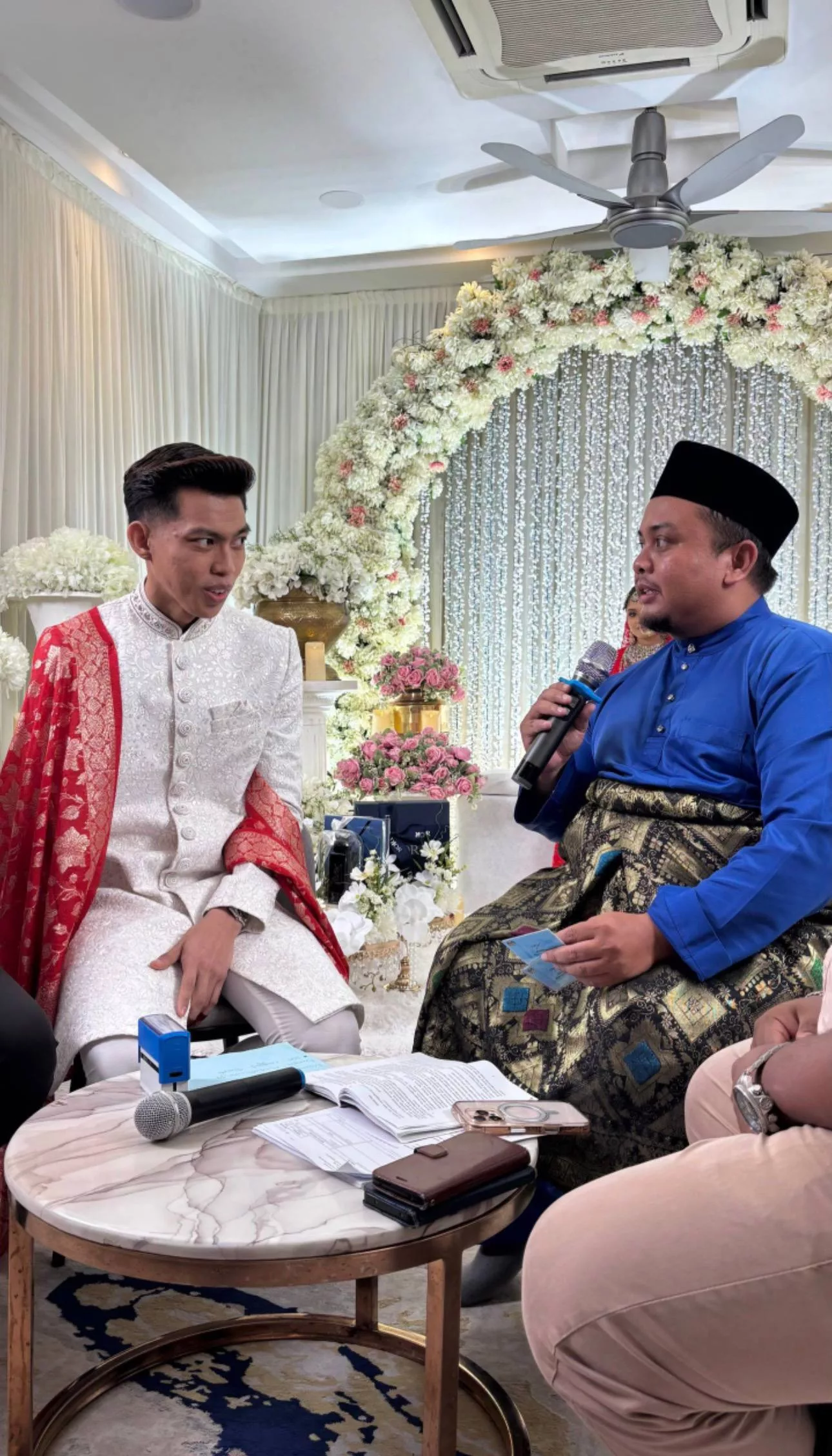 “Dia Jadi Tangan Kanan Saya,” - Zubir Khan Syukur Sah Bergelar Suami, Sedia Bimbing Isteri Sebagai Saudara Baharu 9 “Dia Jadi Tangan Kanan Saya,” - Zubir Khan Syukur Sah Bergelar Suami, Sedia Bimbing Isteri Sebagai Saudara Baharu