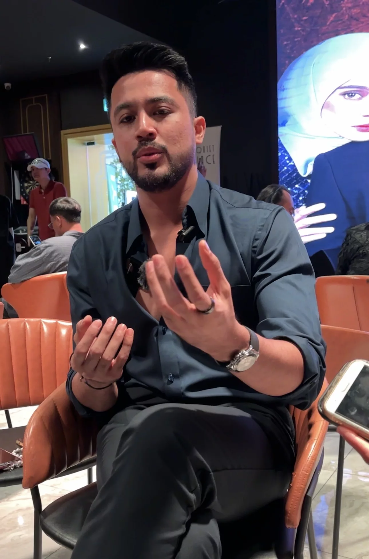 “Kalau Benar, Tentulah Saya Sedih…,” - Aliff Aziz Enggan Ulas Dakwaan Digam Stesen TV, Percaya Rezeki Allah SWT Sentiasa Ada 8 “Kalau Benar, Tentulah Saya Sedih…,” - Aliff Aziz Enggan Ulas Dakwaan Digam Stesen TV, Percaya Rezeki Allah SWT Sentiasa Ada