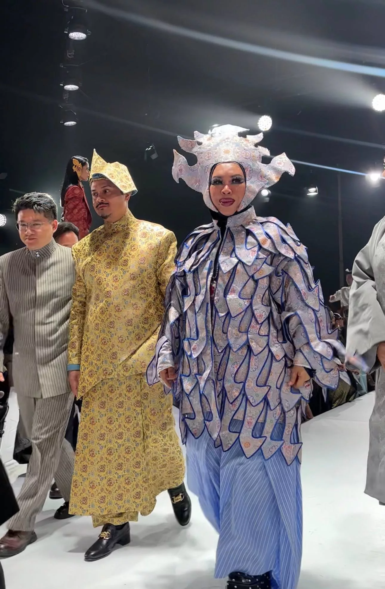 “Bila Waktu Sesuai, Paluan Kompang Itu Akan Jadi Realiti,” - Fazley Yaakob Beri Bayangan Indah Hubungan Dengan Vida, Dengar Ada Jerit ‘Kahwin!’ 6 “Bila Waktu Sesuai, Paluan Kompang Itu Akan Jadi Realiti,” - Fazley Yaakob Beri Bayangan Indah Hubungan Dengan Vida, Dengar Ada Jerit ‘Kahwin!’