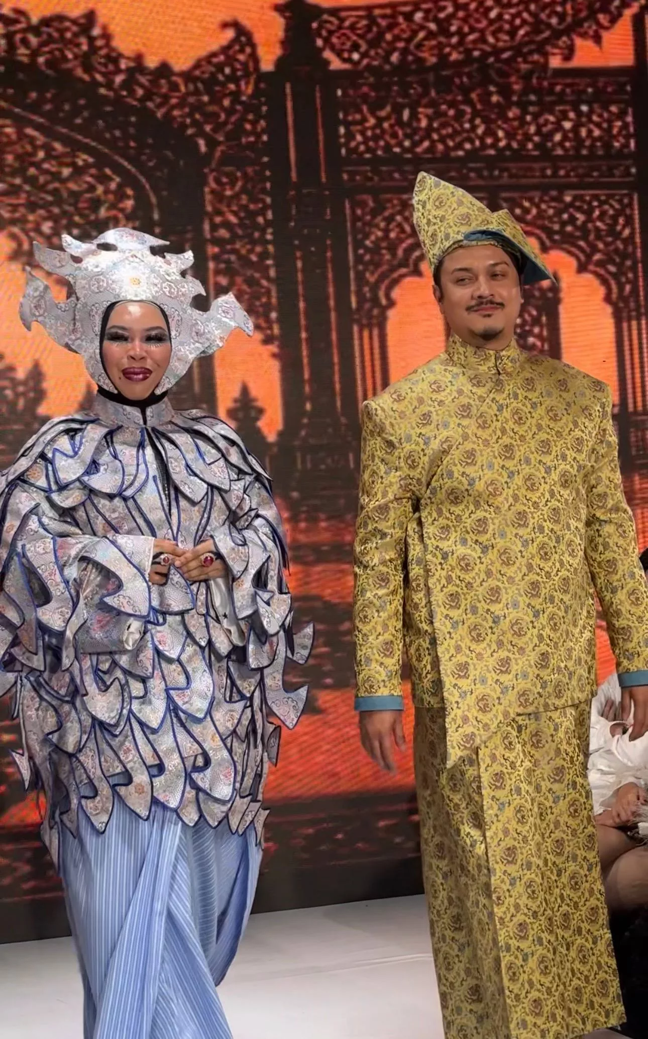 “Bila Waktu Sesuai, Paluan Kompang Itu Akan Jadi Realiti,” - Fazley Yaakob Beri Bayangan Indah Hubungan Dengan Vida, Dengar Ada Jerit ‘Kahwin!’ 5 “Bila Waktu Sesuai, Paluan Kompang Itu Akan Jadi Realiti,” - Fazley Yaakob Beri Bayangan Indah Hubungan Dengan Vida, Dengar Ada Jerit ‘Kahwin!’