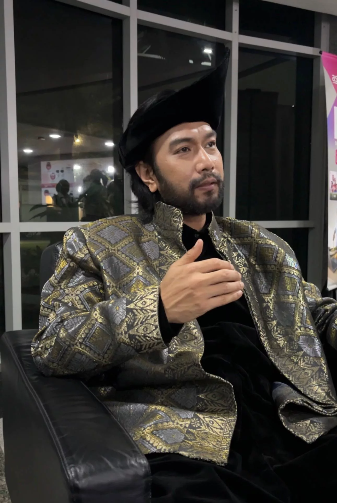 “Bila Masuk Usia 40-an, Perspektif Tentang Cinta, Hidup Itu Berbeza,” - Aqasha Kembali ‘Jadi’ Hang Tuah Selepas 20 Tahun, Sibuk Jalani Persiapan 9 “Bila Masuk Usia 40-an, Perspektif Tentang Cinta, Hidup Itu Berbeza,” - Aqasha Kembali ‘Jadi’ Hang Tuah Selepas 20 Tahun, Sibuk Jalani Persiapan
