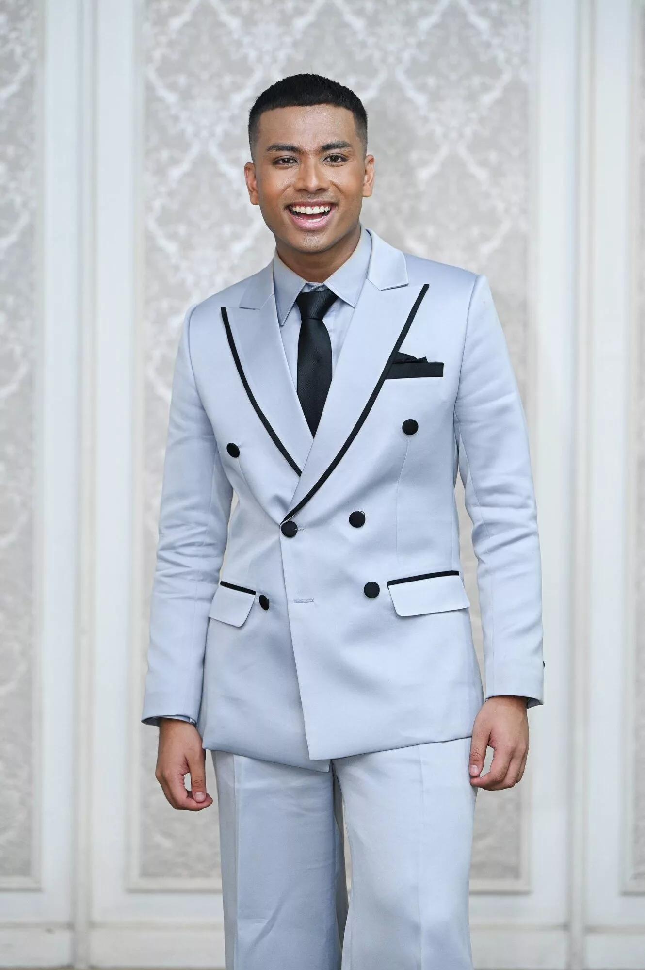 Keanu Azman Mohon Netizen Jangan Terlalu Keras Kritik Raja Azura - “Kami Cuba Berikan Yang Terbaik…”