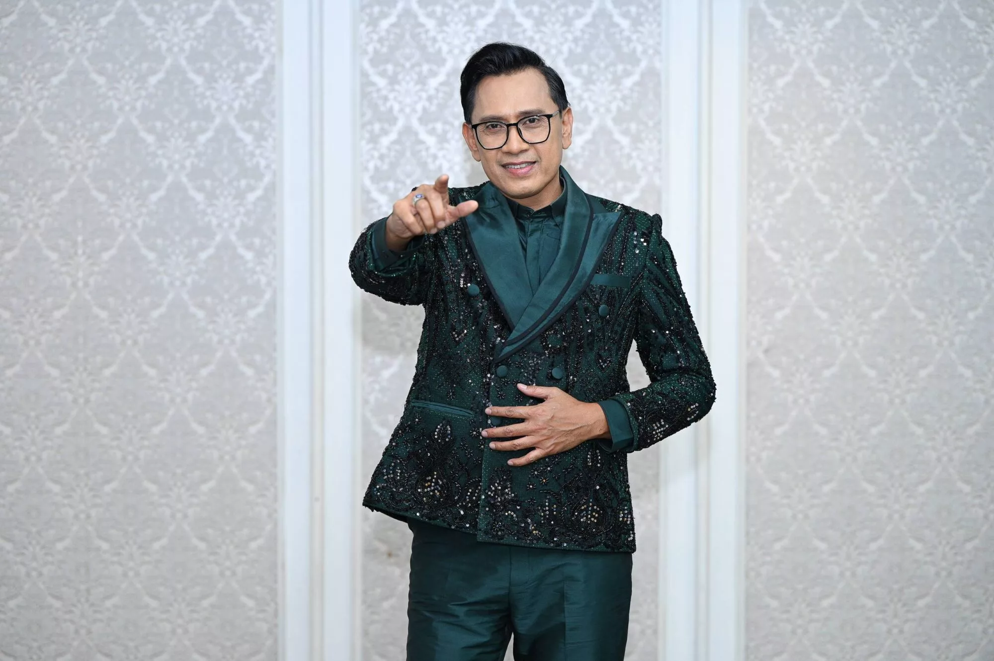 Anak Seloroh Macam ‘Celine Dion’ Yang Menyanyi, Peserta Lelaki ‘Cover Macho’ & Bertanding Demi Sahabat Lama, Ini Cerita Lima Peserta KES 9 Anak Seloroh Macam ‘Celine Dion’ Yang Menyanyi, Peserta Lelaki ‘Cover Macho’ & Bertanding Demi Sahabat Lama, Ini Cerita Lima Peserta KES