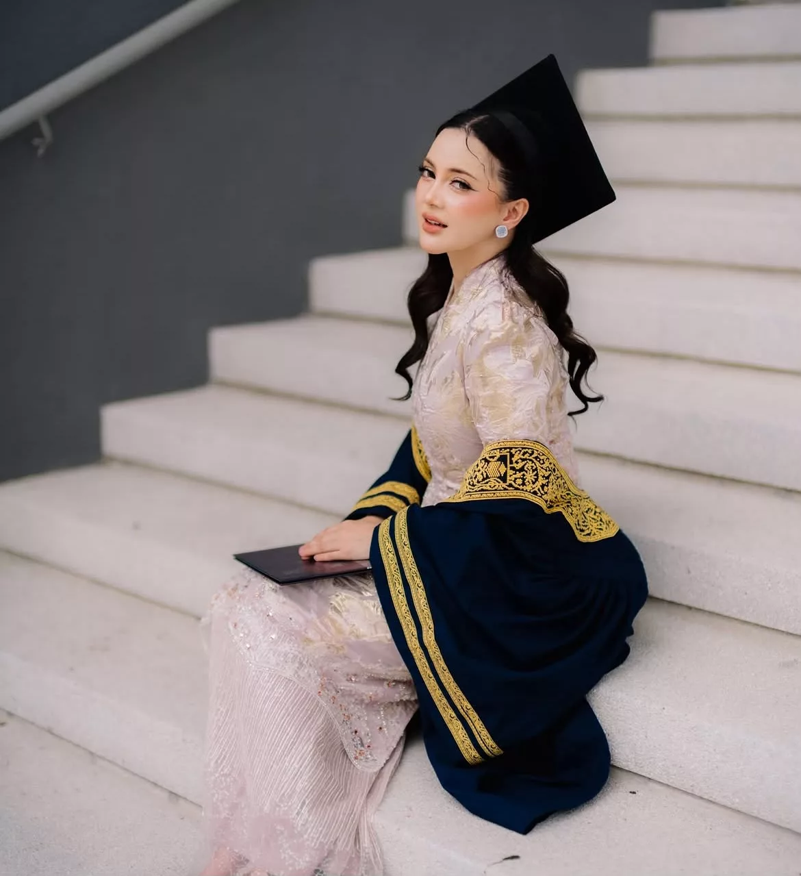 “Tersinggung Itu Tidak, Tapi…,” - Sharmaine Alexander Dedah Perjuangan Lawan Psoriasis Sampai 2 Bulan Tak Keluar, Hargai Dedikasi Fasha Sandha