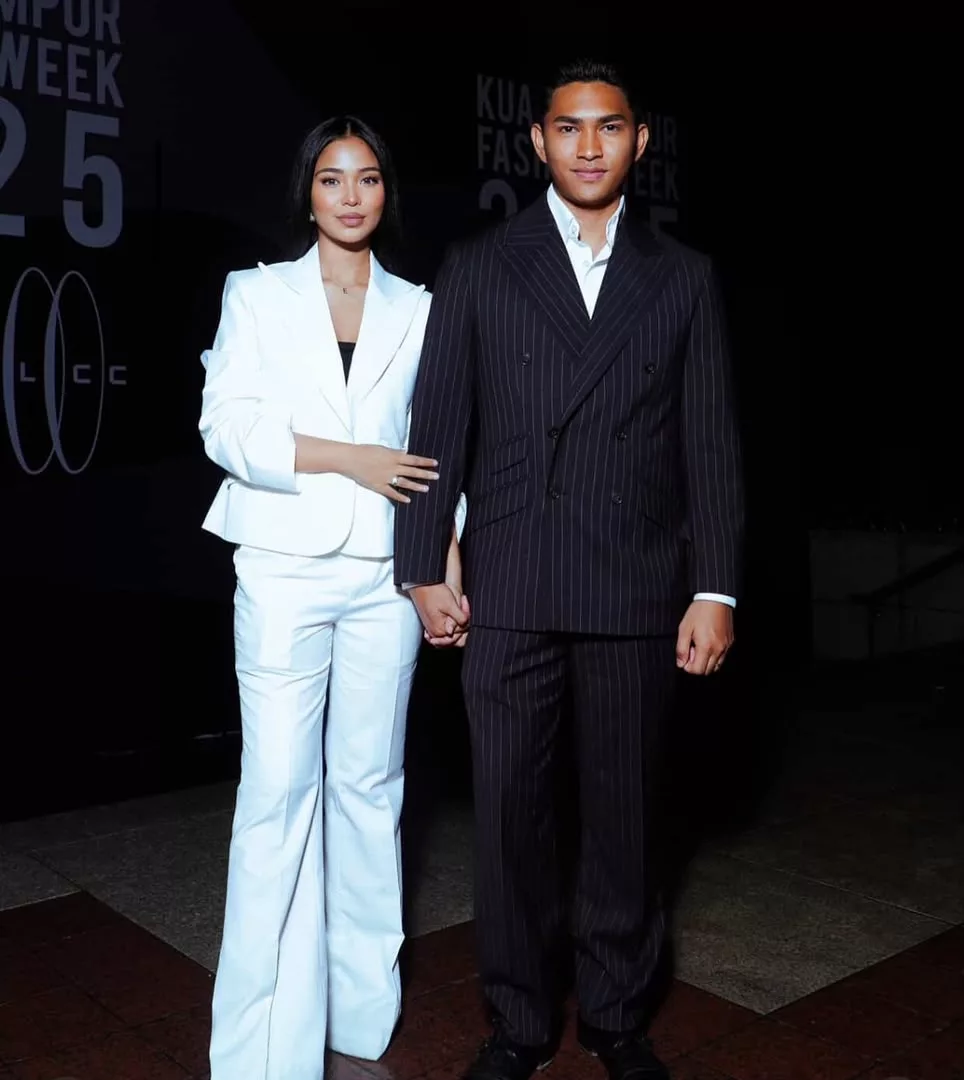 “Mohon Maaf Jika Ada Sebarang Kekurangan…,” - Hussain Buat ‘Catwalk’ Di KLFW 2026, Emran Puji Gaya Model Yang ‘Natural’ 15 “Mohon Maaf Jika Ada Sebarang Kekurangan…,” - Hussain Buat ‘Catwalk’ Di KLFW 2026, Emran Puji Gaya Model Yang ‘Natural’