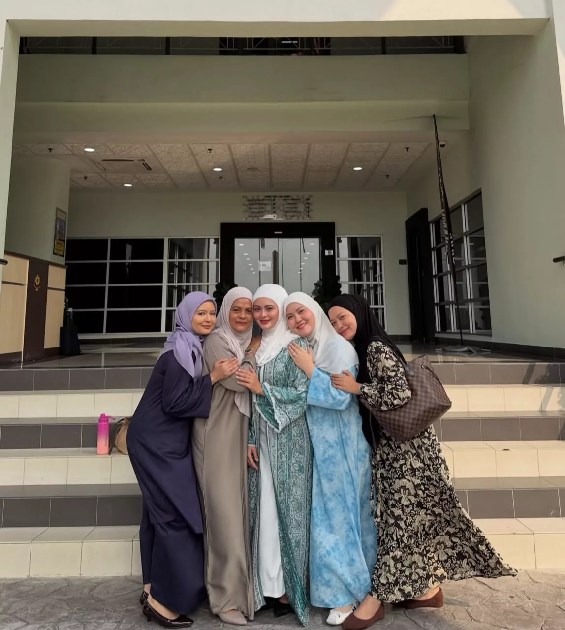 “Allah Sedang Tulis Cerita Yang Lebih Indah…” – Syida Melvin 12 “Allah Sedang Tulis Cerita Yang Lebih Indah…” – Syida Melvin