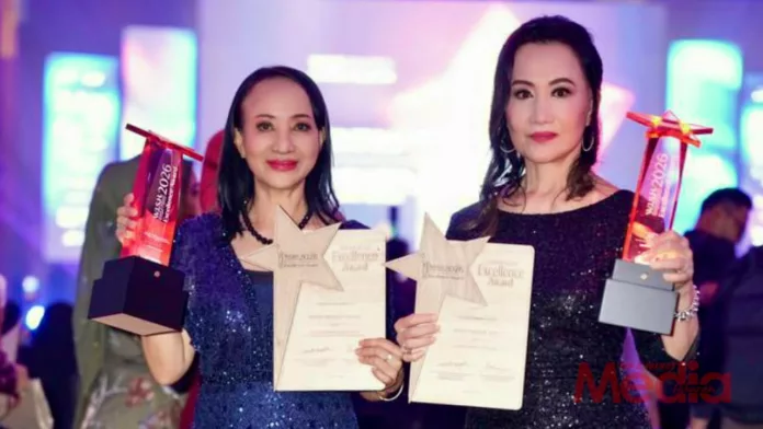 Wendy Wong & Nancie Foo Wendy Wong & Nancie Foo