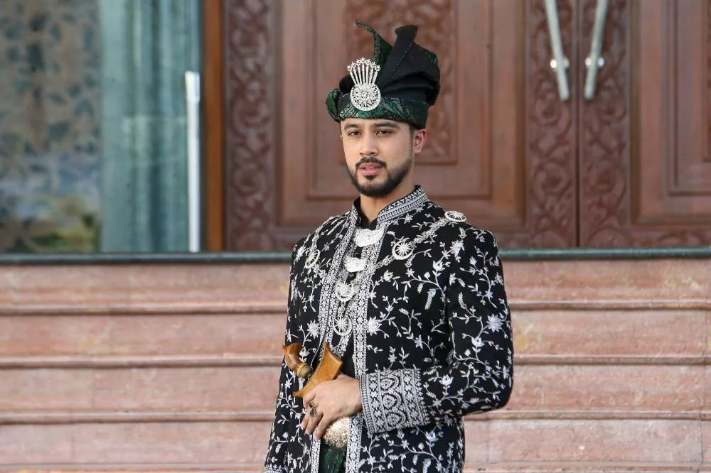 Aliff Aziz Enggan Layan Khabar Angin Dengan Melinda Dadew - “Lebih Baik Saya Luangkan Masa Untuk Fokus, Perbaiki Peranan Sebagai Sultan Mansur.”