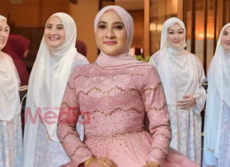 “30 Tahun Jaga Persahabatan…,” – Azza Elite Tak Suka Campuri Urusan Peribadi Kawan Baik, Beri Sokongan Moral & Enggan Tambah Tekanan… Abby Abadi Turut Komen