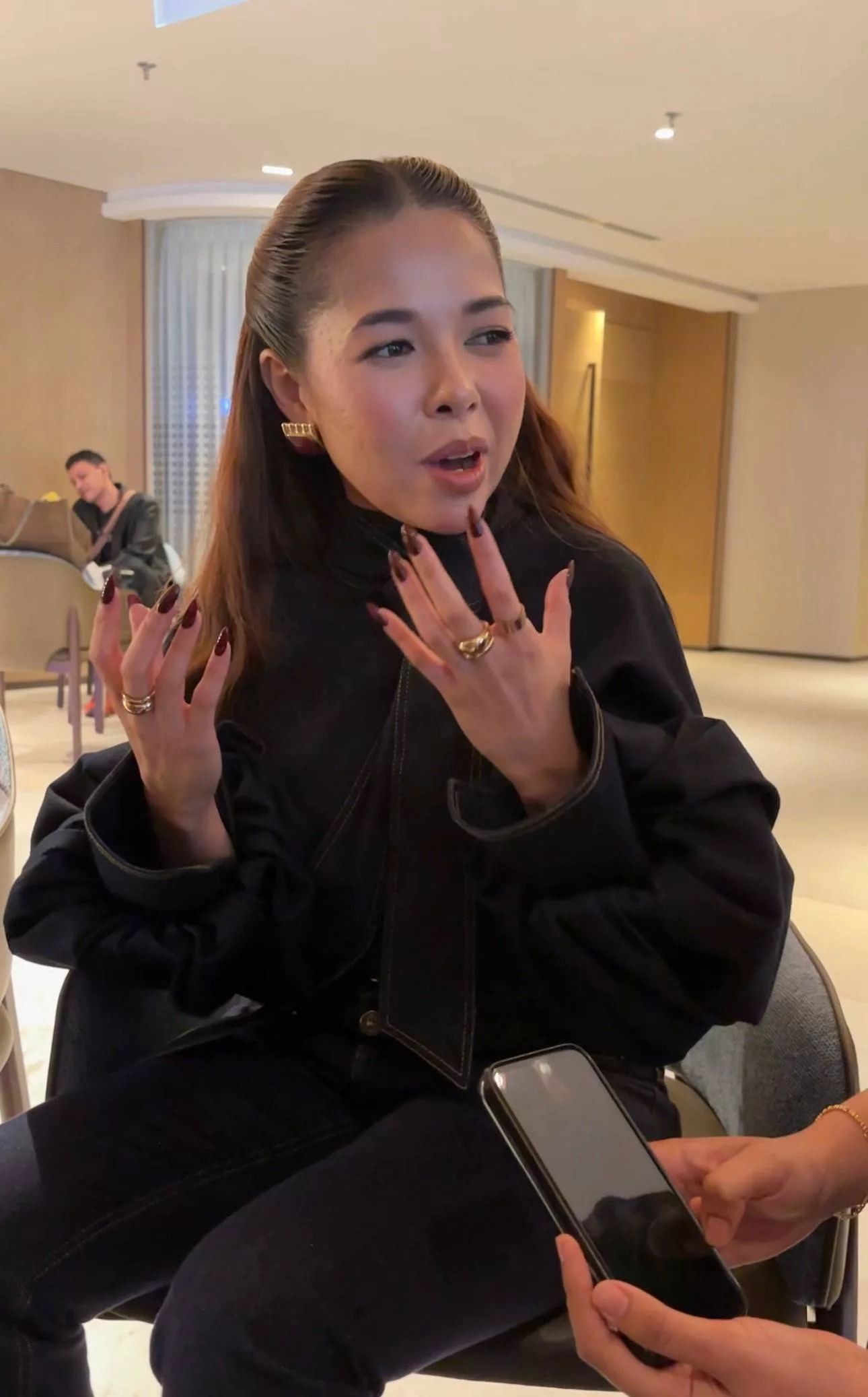 “Saya Juga Rapuh, Ada Perasaan,” - Nadeera Zaini Akui Berdepan Tekanan, Bukan Sengaja Lambat Siapkan Album 4 “Saya Juga Rapuh, Ada Perasaan,” - Nadeera Zaini Akui Berdepan Tekanan, Bukan Sengaja Lambat Siapkan Album
