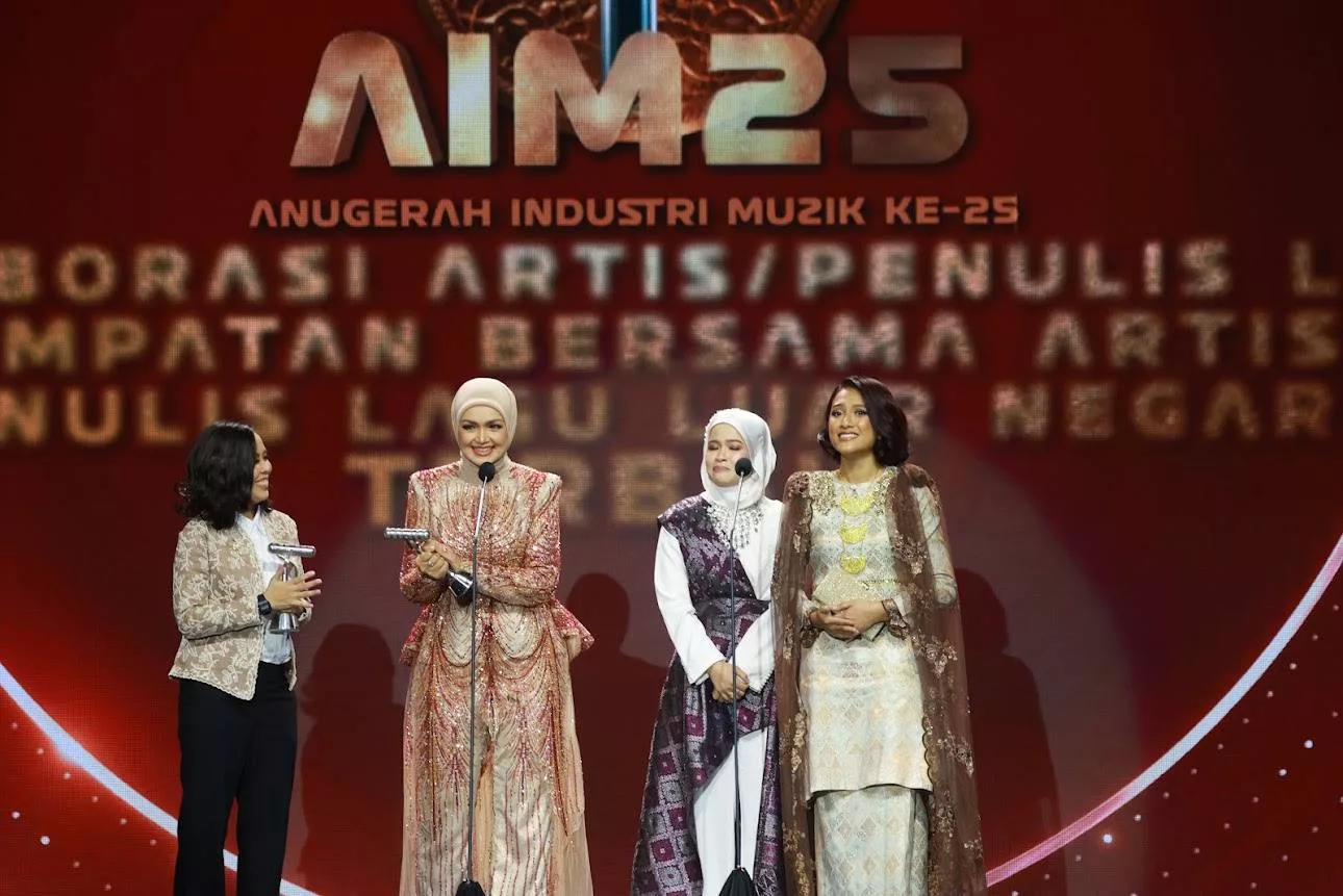 “Untuk Anugerah Lain, Mungkin Saya Tarik Diri…,”- Siti Nurhaliza Mahu Terus Bertanding Di AIM, Mahu Terus Beri Ruang Buat Komposer Muda 6 “Untuk Anugerah Lain, Mungkin Saya Tarik Diri…,”- Siti Nurhaliza Mahu Terus Bertanding Di AIM, Mahu Terus Beri Ruang Buat Komposer Muda