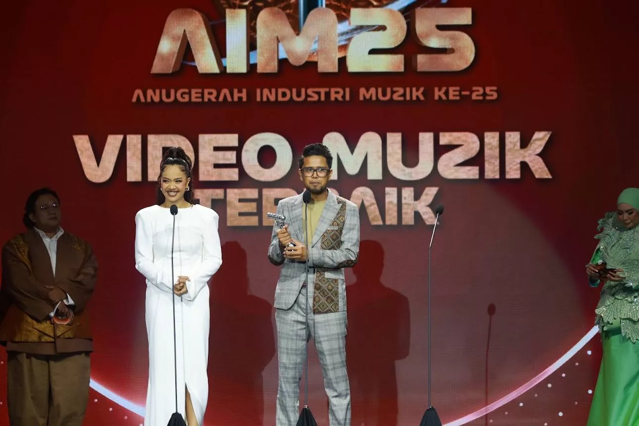 “Ada Kata Saya Tak Mampu Bertahan Jadi Anak Seni,” – Mimifly Pernah Sengsara, Hilang Diri Sebelum Bangkit Cipta Sensasi & Raih 5 Trofi Di AIM25!
