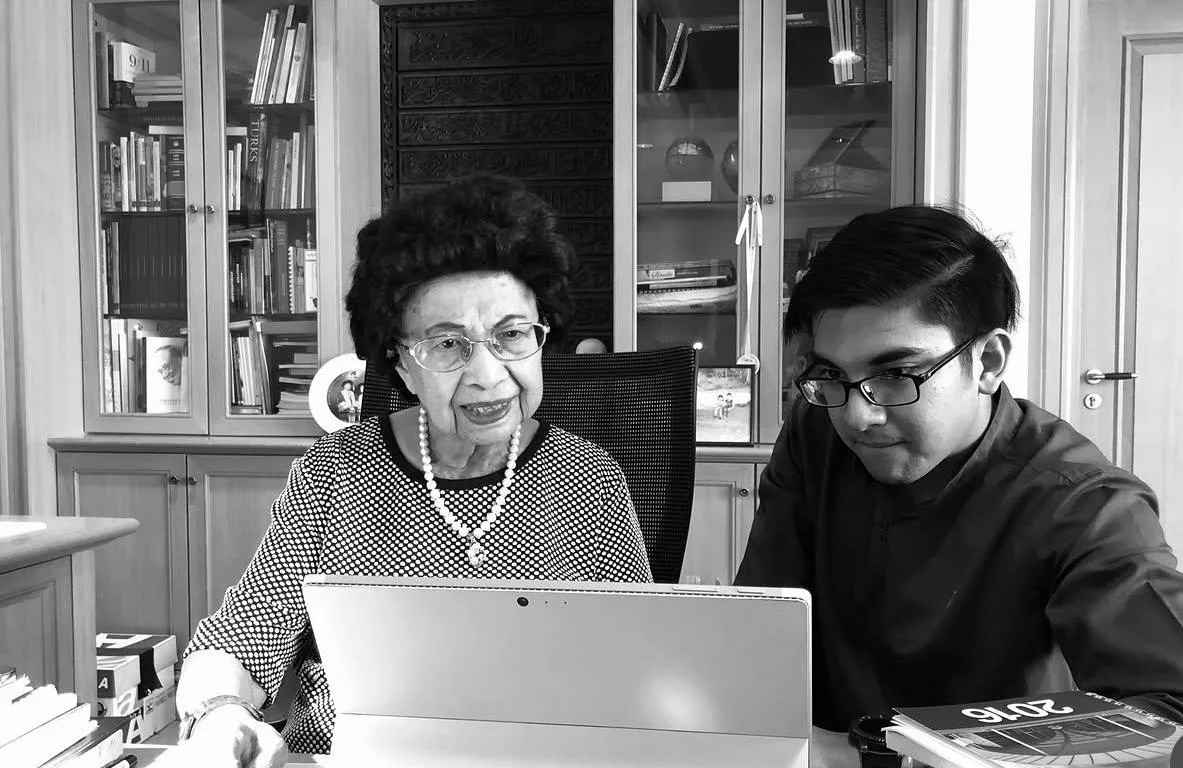 Syed Saddiq Punya Cara Sendiri Kenang Pemergian Tun Hasmah, Kagumi Cinta Luar Biasa - “Kita Semua Berduka Dengan Cara Berbeza.”
