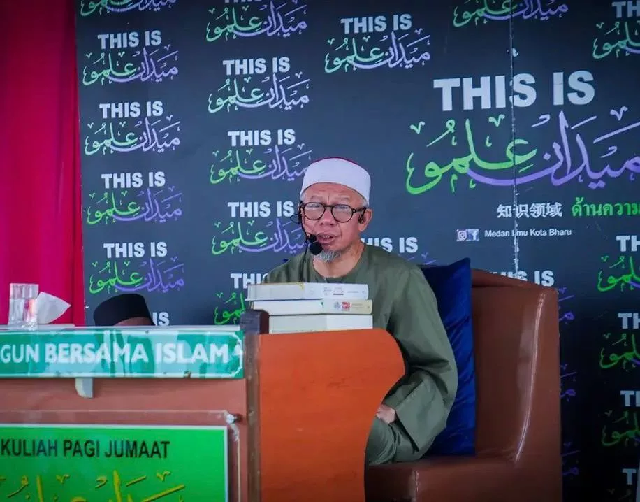 Dr Zulkifli Mohamad Santuni Tun Mahathir & Kongsi Perkembangan Terkini, Tunai Solat Jenazah Ghaib Di Masjid Nabawi Buat Almarhumah Tun Hasmah 4 Dr Zulkifli Mohamad Santuni Tun Mahathir & Kongsi Perkembangan Terkini, Tunai Solat Jenazah Ghaib Di Masjid Nabawi Buat Almarhumah Tun Hasmah