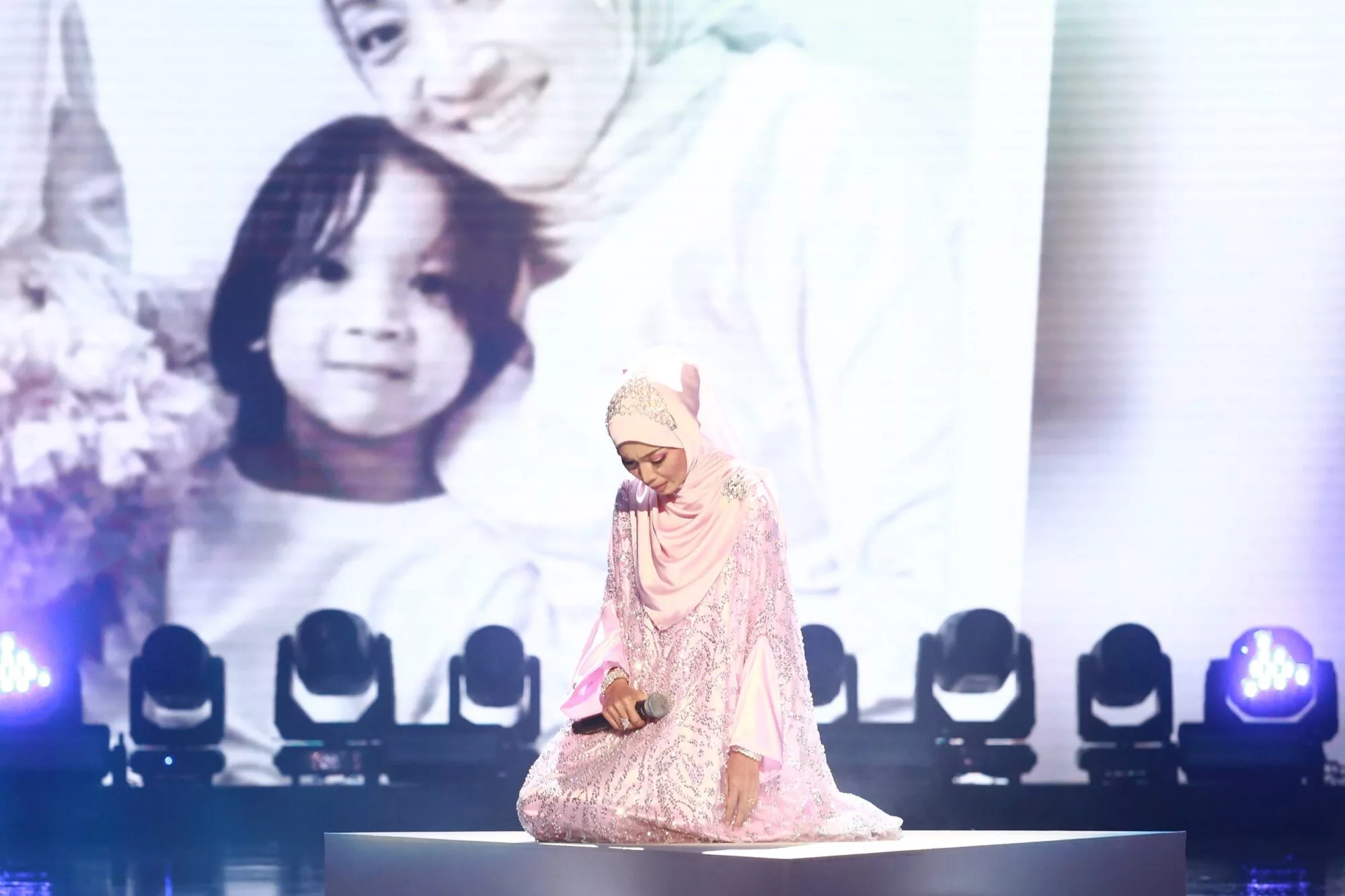 “Nyanyi Lagu Ketuhanan Kata Raih Simpati, Lagu Rancak Kata Bersuka Ria,” - Amyza Aznan 5 “Nyanyi Lagu Ketuhanan Kata Raih Simpati, Lagu Rancak Kata Bersuka Ria,” - Amyza Aznan