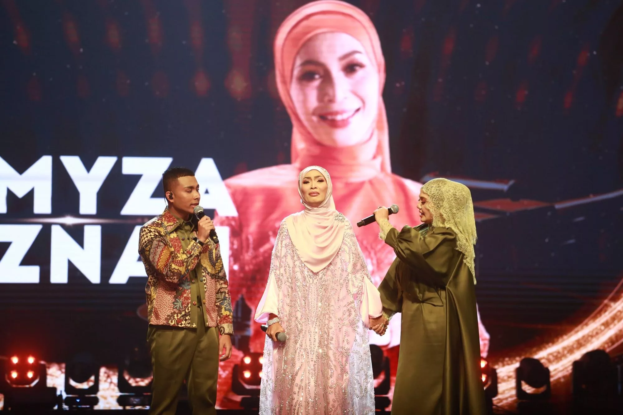“Nyanyi Lagu Ketuhanan Kata Raih Simpati, Lagu Rancak Kata Bersuka Ria,” - Amyza Aznan
