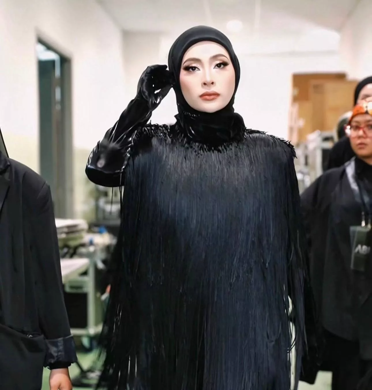 AIM25: Awal Ashaari, Scha Alyahya & Sheera Abang Mansur Bakal Jadi Hos, Penampilan Siti Nurhaliza, Hujan & Fajar Noor Hangatkan Sambutan Jubli Perak