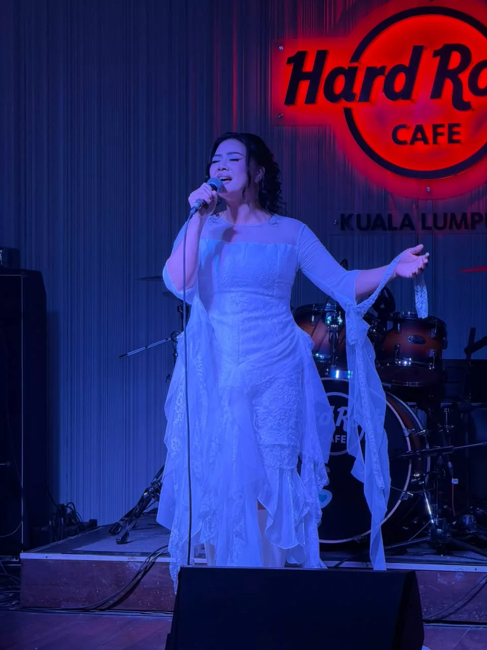 “Sakit Apabila Ada Yang Kata Saya Gemuk…,” - Emma Suhaimi Turun 16Kg Dalam 6 Bulan, Buat ‘Comeback’ Lancar ‘Tersakiti’ 3 “Sakit Apabila Ada Yang Kata Saya Gemuk…,” - Emma Suhaimi Turun 16Kg Dalam 6 Bulan, Buat ‘Comeback’ Lancar ‘Tersakiti’