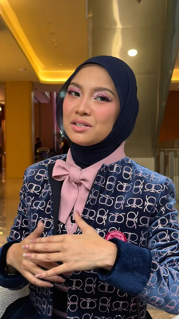 “Penyanyi Nombor Satu Pun Ada ‘Haters’, Apatah Lagi Saya,” – Nabila Razali Kalis Kecaman, Tapi Takkan Berdiam Jika Keluarga Disentuh 6 “Penyanyi Nombor Satu Pun Ada ‘Haters’, Apatah Lagi Saya,” – Nabila Razali Kalis Kecaman, Tapi Takkan Berdiam Jika Keluarga Disentuh