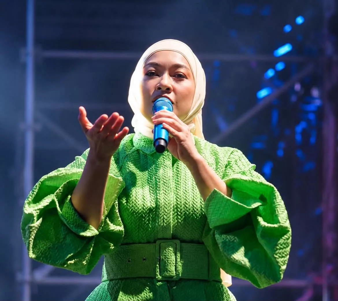 Penampilan Berhijab Jadi Perhatian, Misha Omar Terharu Ramai Doa Yang Baik-Baik - “Saya Rasa Bangga, Terinspirasi Dan Bersyukur Bila…” 3 Penampilan Berhijab Jadi Perhatian, Misha Omar Terharu Ramai Doa Yang Baik-Baik - “Saya Rasa Bangga, Terinspirasi Dan Bersyukur Bila…”