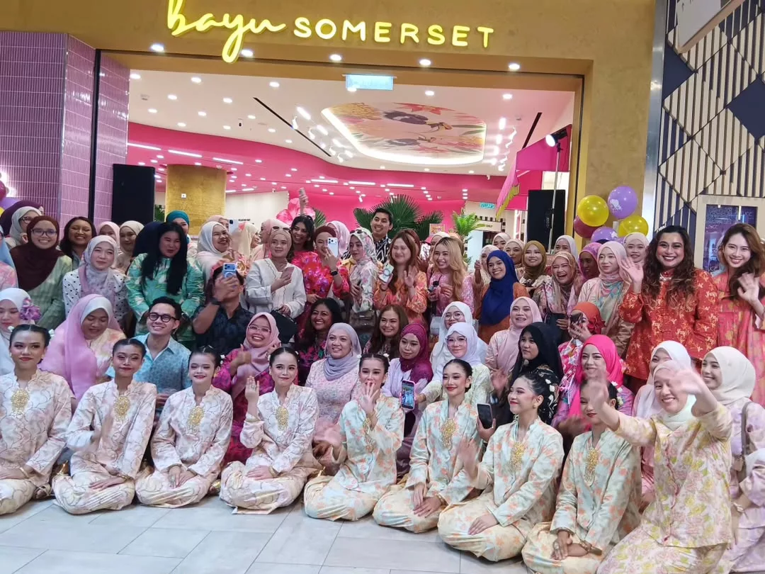 Kini Bergelar Pensyarah TESL, Najwa Latif Terus Jadi Inspirasi Anak Johor & Antara Yang Dihargai - “Kami Amat Kagumi Khidmat Bakti Mereka.” 4 Kini Bergelar Pensyarah TESL, Najwa Latif Terus Jadi Inspirasi Anak Johor & Antara Yang Dihargai - “Kami Amat Kagumi Khidmat Bakti Mereka.”