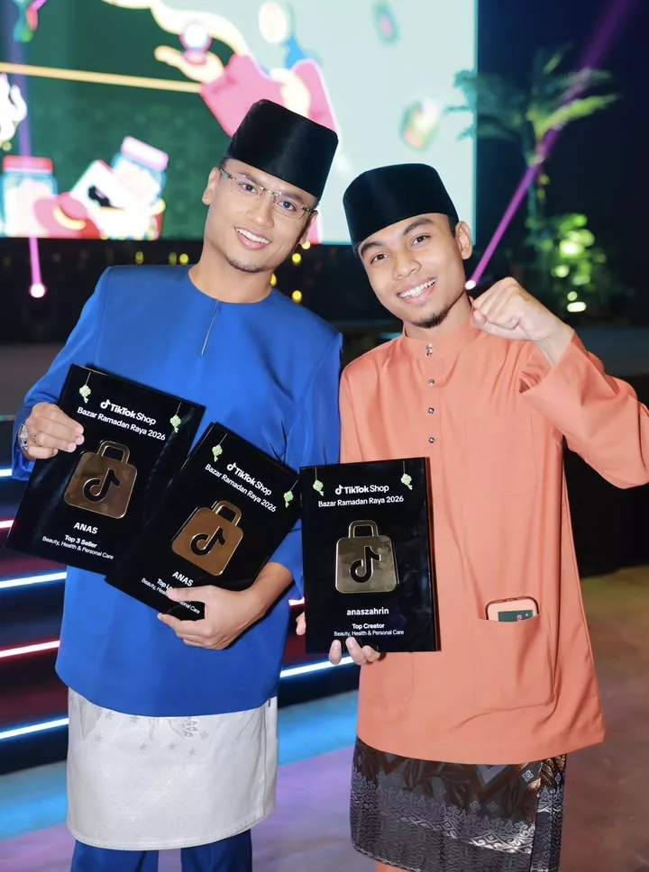 ANAS Cosmetics Kekal Nombor Satu Di TikTok Shop Malaysia & Jualan Hampir 12 Juta Unit, Anas Zahrin Bersyukur - “Bukan Saya Yang Hebat, Tapi Doa Mustajab Mak.”