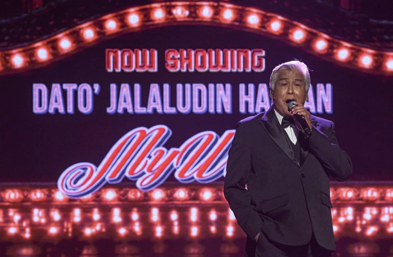 “Sejak Kecil, Berangan Untuk Jadi Penyanyi,” - Jalaluddin Hassan Tak Sangka Bergelar Juara KES Pada Usia 72 Tahun, Aura Yang Kuat Hadir Daripada Keikhlasan 7 “Sejak Kecil, Berangan Untuk Jadi Penyanyi,” - Jalaluddin Hassan Tak Sangka Bergelar Juara KES Pada Usia 72 Tahun, Aura Yang Kuat Hadir Daripada Keikhlasan