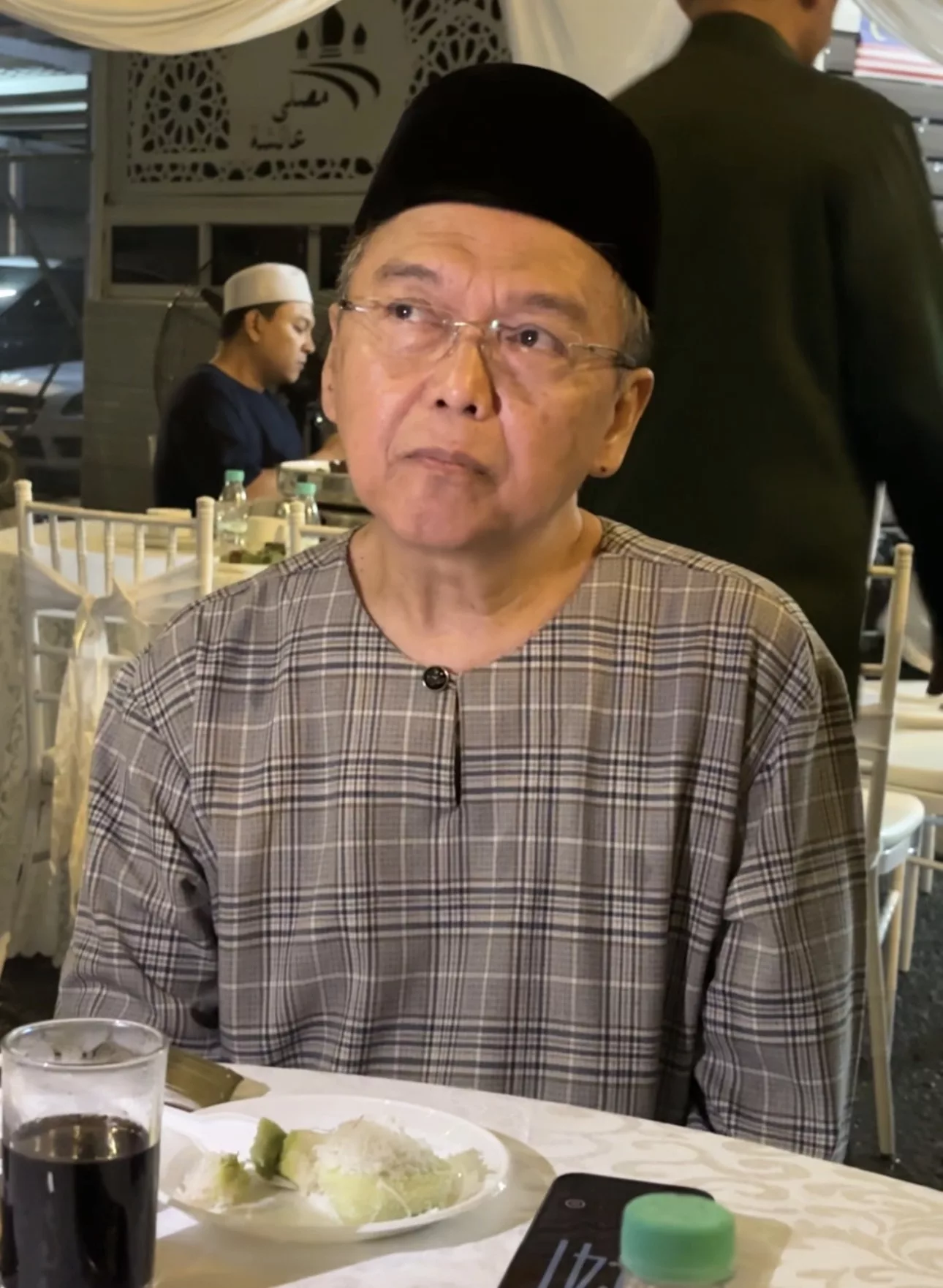 “Penonton Saya Tidak Menonton Wayang Lagi” – 6 Jilake Meletup Di Netflix, Aziz M. Osman Beri Bayangan Bersara?