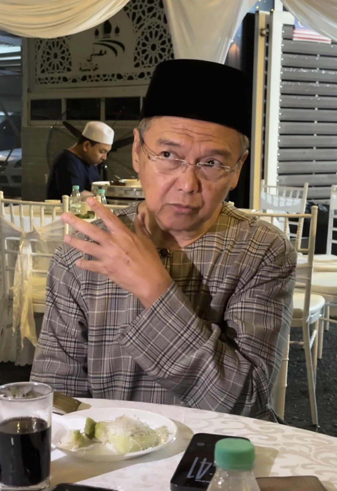 “Penonton Saya Tidak Menonton Wayang Lagi” – 6 Jilake Meletup Di Netflix, Aziz M. Osman Beri Bayangan Bersara?