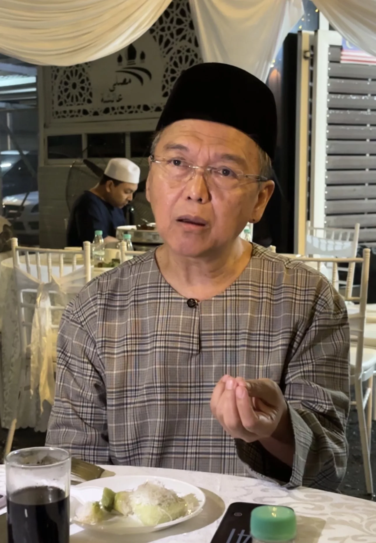 “Penonton Saya Tidak Menonton Wayang Lagi” – 6 Jilake Meletup Di Netflix, Aziz M. Osman Beri Bayangan Bersara?